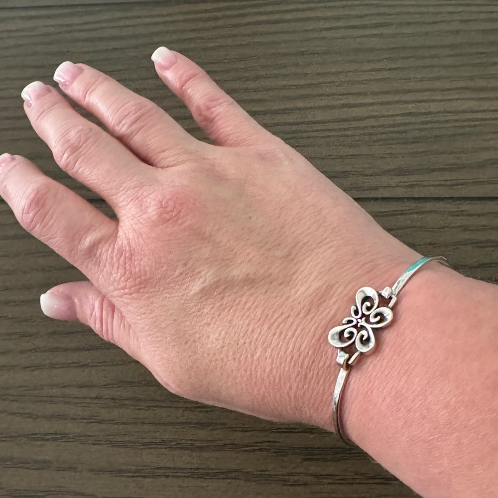 Retired James Avery Sterling Silver Butterfly Hook-On Bangle Bracelet 6.25โ - Picture 11 of 11